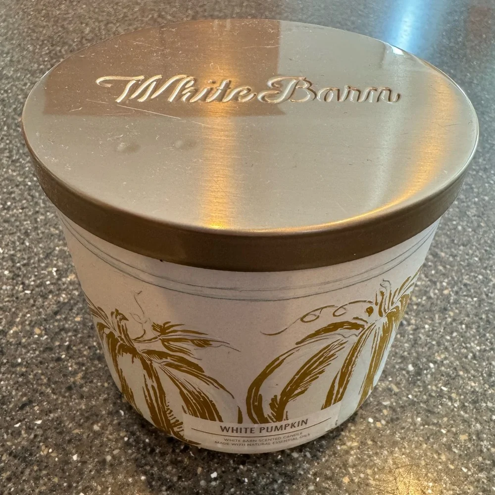 NWOT Bath & Body Works 3-Wick Candle - White Pumpkin - Picture 2 of 4